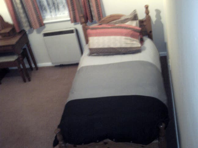 Flatshare in 2 bed 3rd floor flat . Main Photo