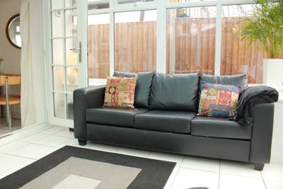 Epsom double room, station 5 mins walk &pound;750 incl Main Photo