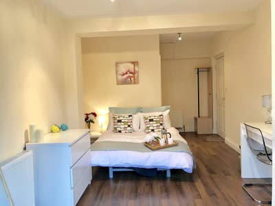 Luxury Double with Ensuite in Harrow Main Photo
