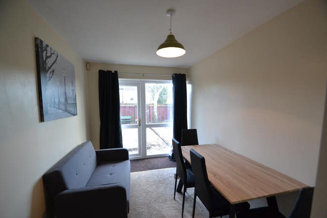 Double room close to Telford Centre Main Photo