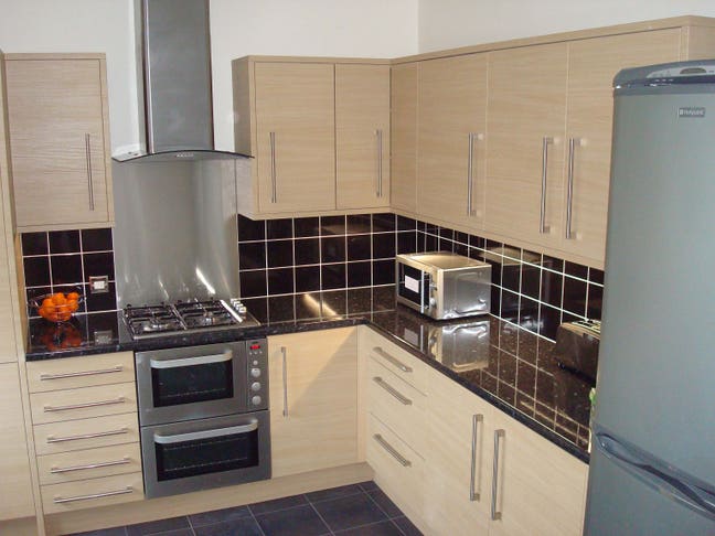 Beautiful room to rent Main Photo