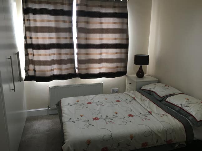  Clean and spacious double bedroom near Gants Hill Main Photo