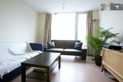 Spacious double bedroom in Victoria(short let) Main Photo