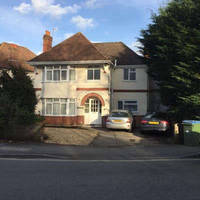 Detached, House, 2-3 Minutes Walk from Sgh Main Photo