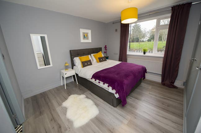Beautifully Refurbished Large 4 Bedroom Flat  Main Photo