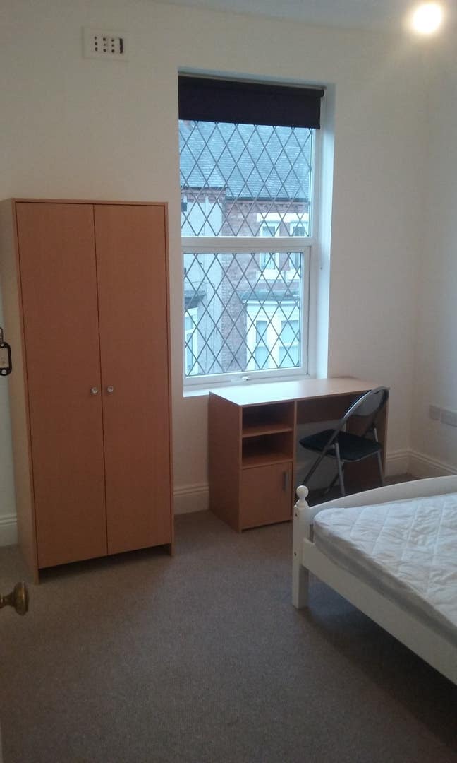 En-suite rooms in clean and bright shared house. Main Photo