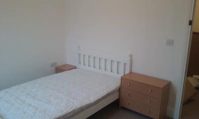 En-suite rooms in clean and bright shared house. Main Photo