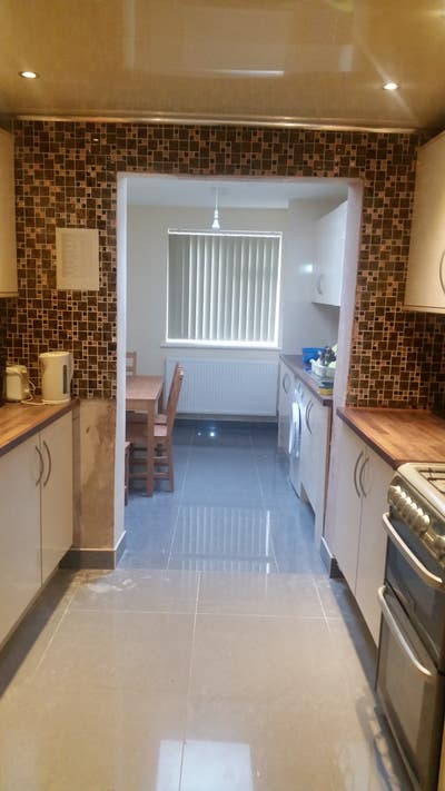 One double and two single room In Colnbrook  Main Photo