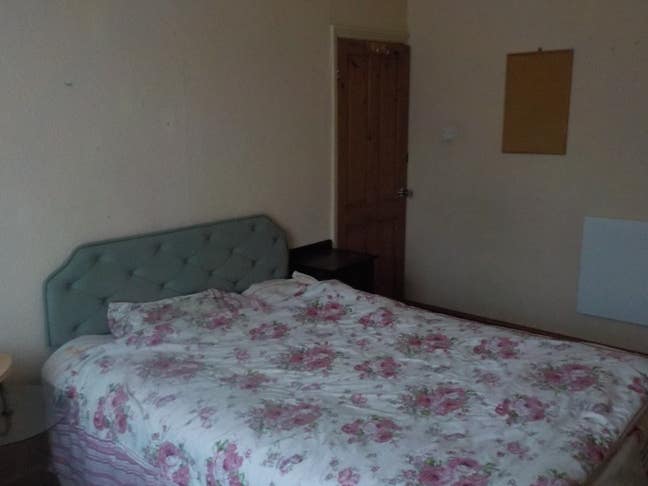 Room to let in shared, furnished 3 bedroom house i Main Photo