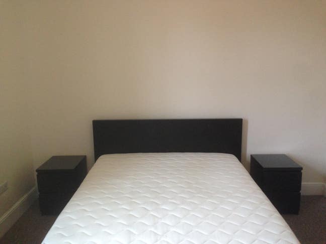 Spacious Double Room in Great City Location Main Photo