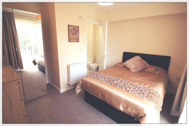 En-Suite Rooms Wheatley - Near Hospital! Main Photo