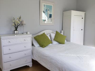 Weekday-only room: SW12 lovely large ensuite Main Photo