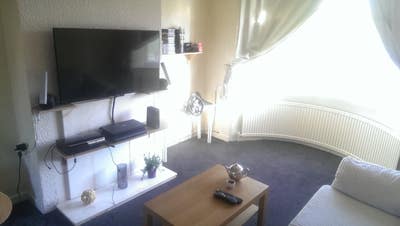 Bedroom for Rent Main Photo