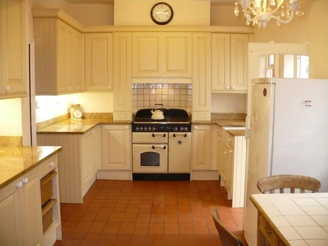 Double Room in a beautiful house Main Photo
