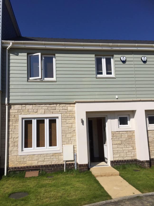Double Room to rent - 3 Bedroom house Main Photo