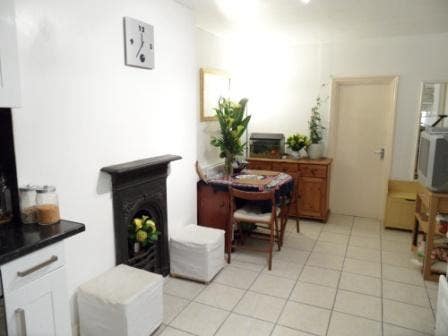 Lovely Room in Camberwell/Oval Main Photo