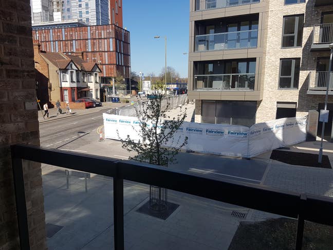 Double BR with private bath in 2 bed by station Main Photo