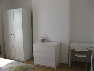 Furnished Double Room Near City Centre & Station Main Photo