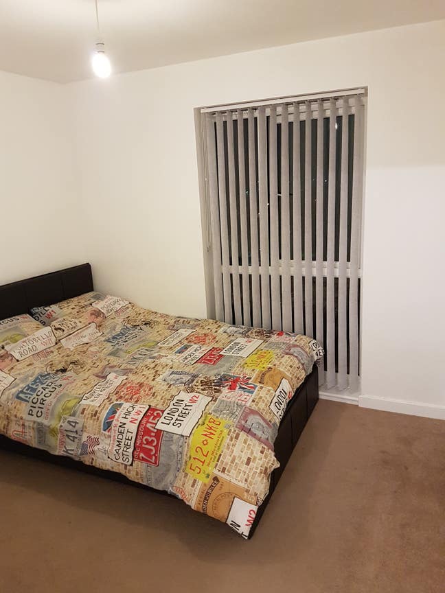 Private room in an apartment(NO COUPLES) Main Photo