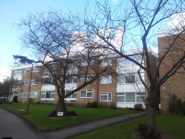 Two large bedroom flat. Great views Main Photo