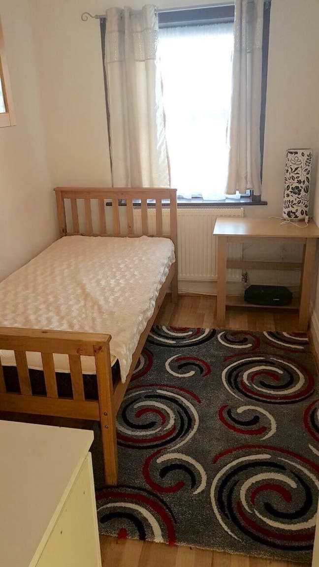 Large Single Room For Rent  Main Photo