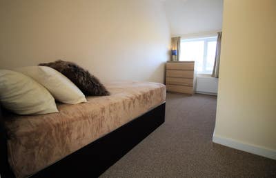 Single En-Suite Rooms in Woodlands! NO DEPOSIT Main Photo
