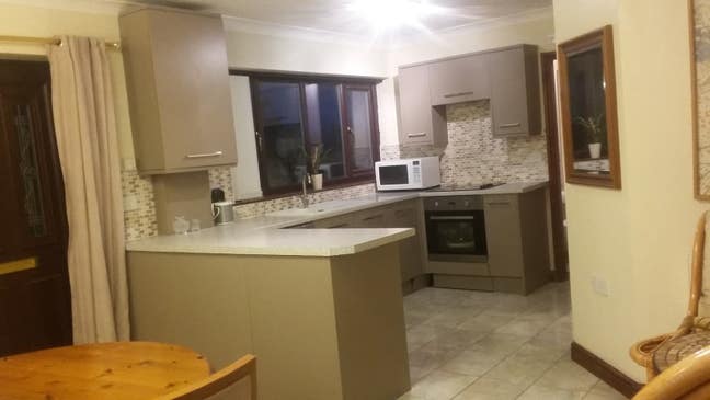 Ground Floor Granny Flat - Gated Access Main Photo