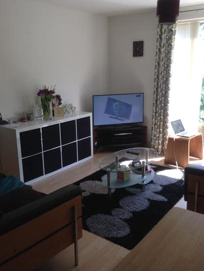 Double room (ensuit) in a fantastic 2 bed flat Main Photo