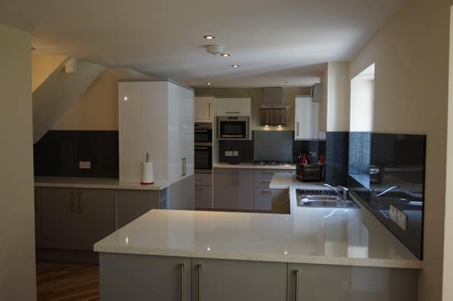 Beautiful Rooms for the Discerning Housemate Main Photo