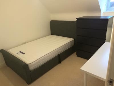 Double room, near to train station Main Photo