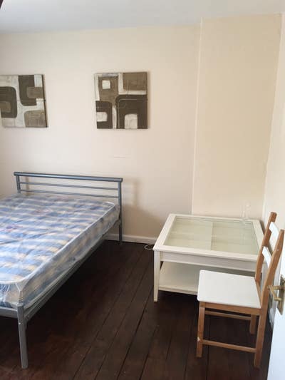 Clean, Friendly House in Excellent Location Main Photo