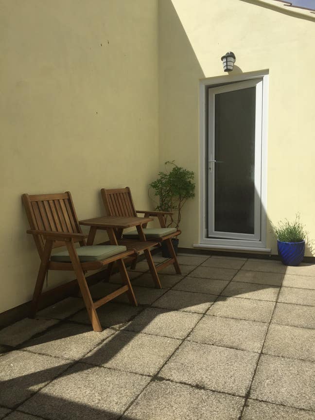 Small New Studio with  Patio Main Photo