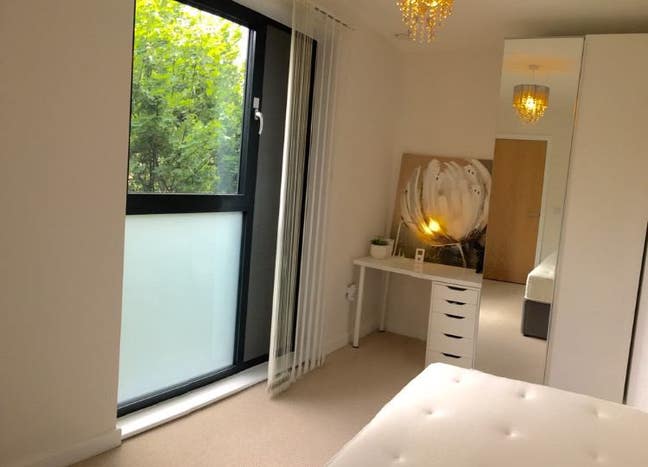 Next to North Middlesex Hospital  good size room   Main Photo