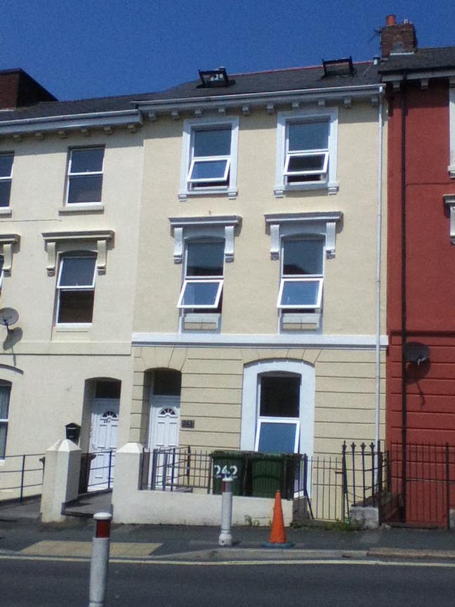 Spacious room for mature student. Bills included.  Main Photo