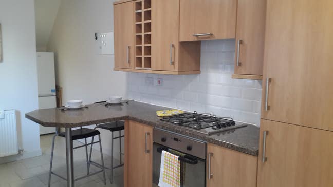 Nelson St * TV & Ensuite * Nr Train Station Main Photo