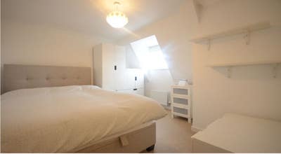 Ensuite Double Room near Train Station  Main Photo