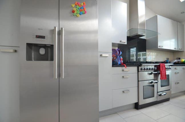 2 bedrooms available  Main Photo