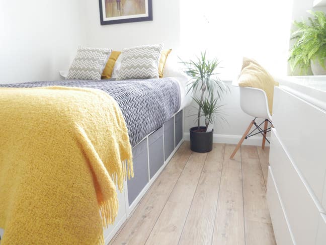 Large room  in 4 bed share house Main Photo