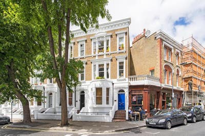 Luxury 2 Bed Kensington flat with Private entrance Main Photo