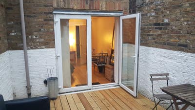 2 Bedrooms available in amazing 3 bed flat Main Photo