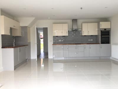 Double and Ensuite Rooms for Rent Nice Clean House Main Photo