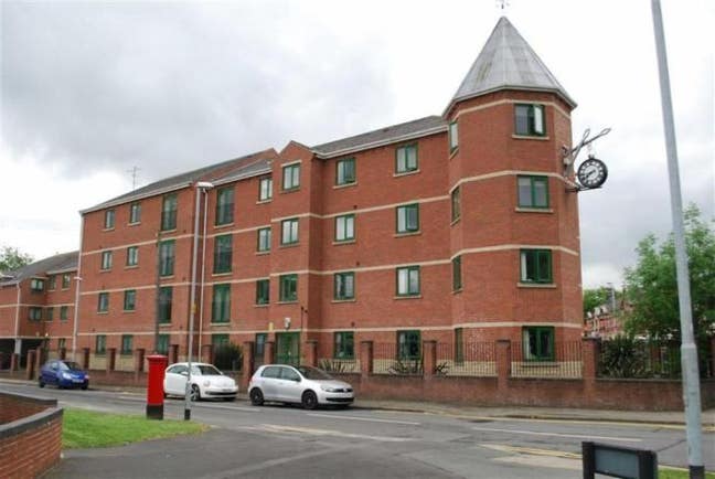2 bed flat 20min walk to central station.  Main Photo