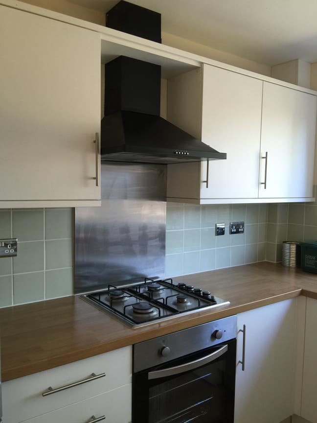 4-bed renovated and furnished house to let Main Photo