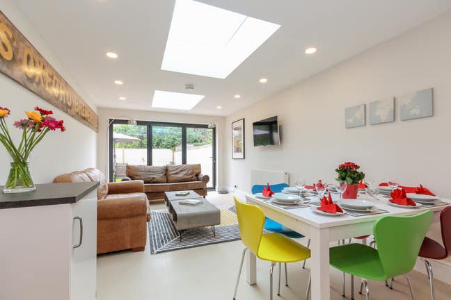 Lovely room in beautiful house, near rail station Main Photo