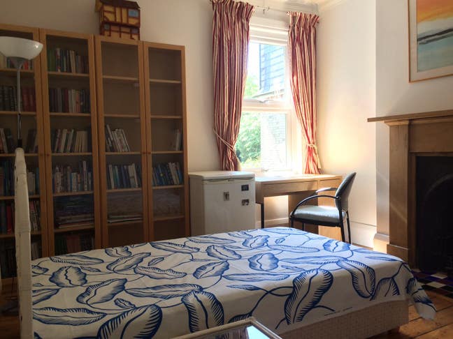 Beautiful, spacious, furnished double bedroom Main Photo