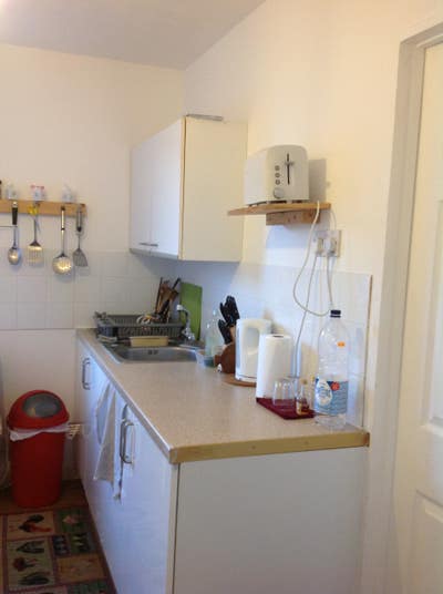 Single room for rent Main Photo