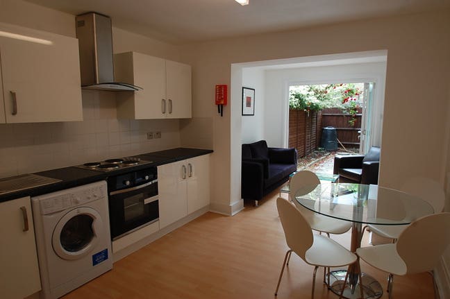 F/f single Fulham profshare ALL bills,wifi,cleaner Main Photo