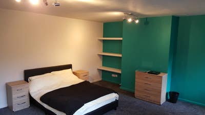 Double room, no deposits all bills with wifi B19  Main Photo