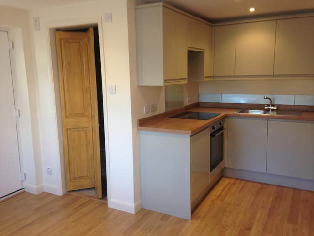 One bedroom studio flat  Main Photo