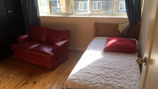 Large Double room  Main Photo